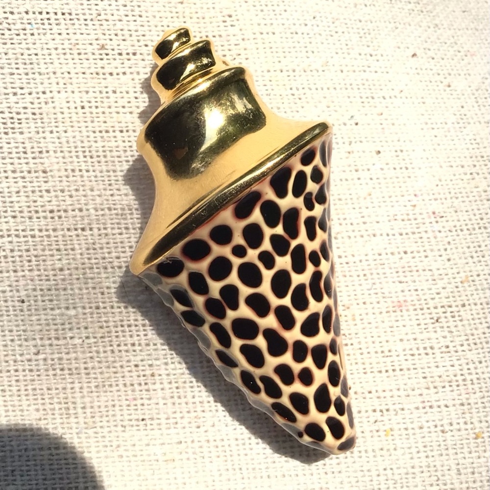Kenneth Jay Lane spotted sea shell brooch pin cone shell, vintage KJL ocean life